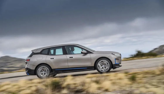 BMW IXのXdrive40 AWD長期EV車200km/h高速SUV EV車
