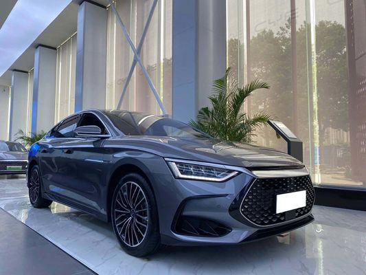 BYDハンの中型の電気自動車