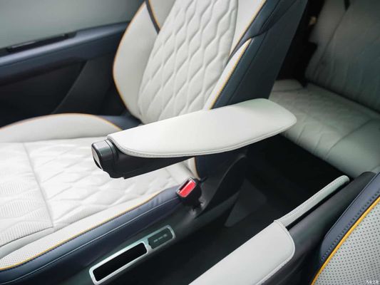 730Kmの範囲の純粋な電気自動車