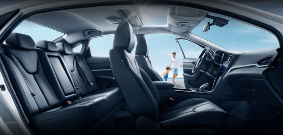 Dongfeng日産Venucia D60 EV 2500mm - 3000mmのホイールベースの左手ドライブ車