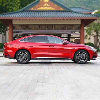 贅沢なBYDハンの電気セダン