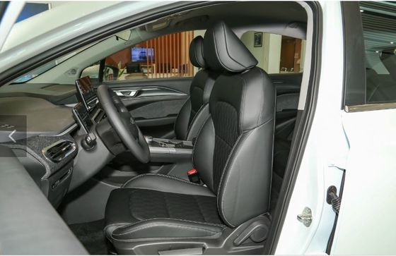 400km/550km密集した電気SUV Geelyの幾何学Cのブルーベリー純粋なEVの車