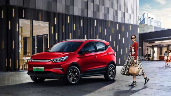 301km贅沢な電気SUV