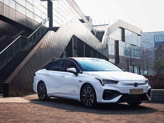 GAC Aion Sの中型の電気自動車単一Eモーター135kW高級セダン車