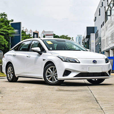 GAC Aion Sの中型の電気自動車単一Eモーター135kW高級セダン車