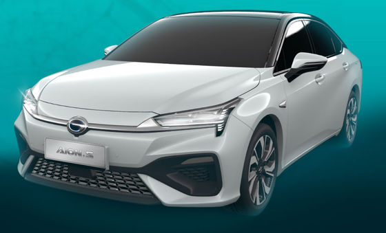 GAC Aion Sの中型の電気自動車単一Eモーター135kW高級セダン車