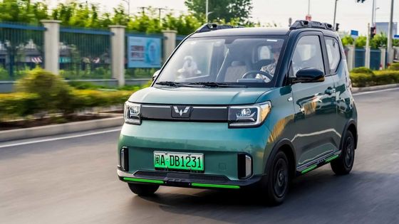 Wulingのゲームの男の子の小さい3台のドア車120km 2箱4のSeaterの電気自動車
