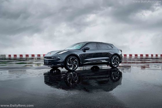 Zeekrは100km/Hまで001の大きい電気自動車732km贅沢な6.9s長期