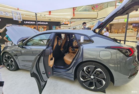 Zeekrは100km/Hまで001の大きい電気自動車732km贅沢な6.9s長期