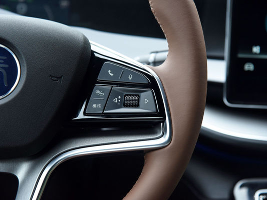 400kmの中型の電気自動車