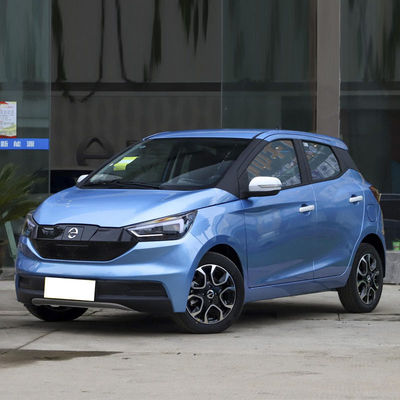 100km/h最高速度の電気自動車JMC EV3新しいエネルギーEV車のセダン302km NEDC