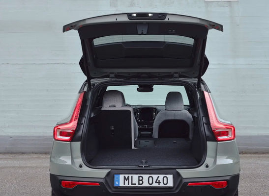 ボルボXc40の中型の電気自動車160km/h SUV電気家族231 HPエンジン