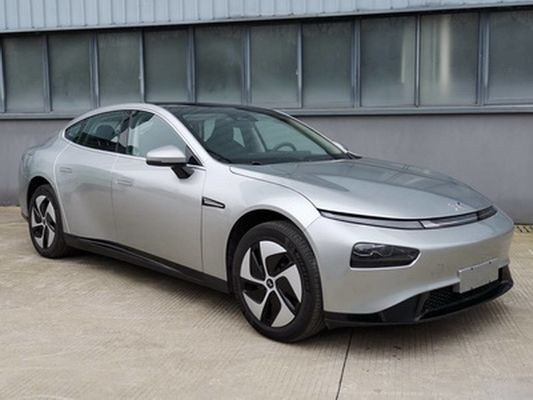 Xiaopeng P7 4の車輪の電気自動車480kmの電気大人車CCCは証明した