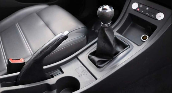 三つ組みのリチウム電池BYD E3の電気自動車130km/Hは電気自動車401km FWDの及ぶ