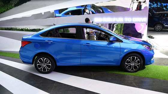 Chery Arrizo Eの純粋な電気自動車は速くSUV車5のSeater 4のドア401kmの範囲を満たす