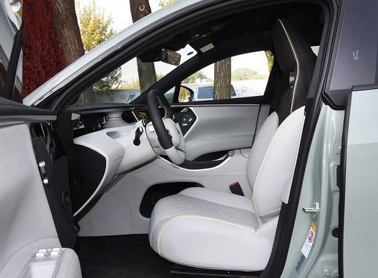 4ドア5のSeaterの大きい電気自動車のAvita 11 555kmの範囲200km/hの最高速度