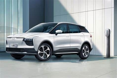 160Km/H速度の403kmの長期純粋な電気自動車AIWAYS U5