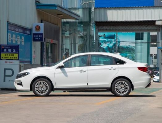 範囲415km ECOの友好的な電気自動車Dongfeng Fengxing S60 180km/h