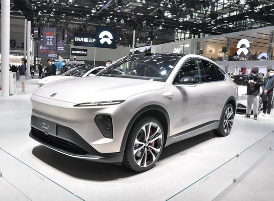 SUV At NIO EC7 75kWh 480kWを供給するモーターを持つ電気自動車