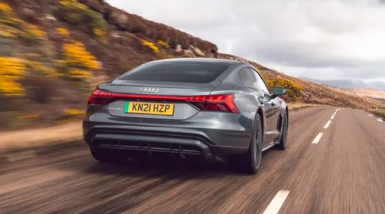 2023 Audi e-Tron GT 究極の4ドア電気自動車 673hp 480km CLTC と 93.4kwh バッテリー容量