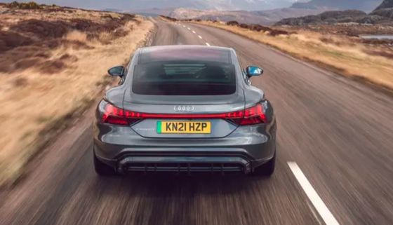 2023 Audi e-Tron GT 究極の4ドア電気自動車 673hp 480km CLTC と 93.4kwh バッテリー容量