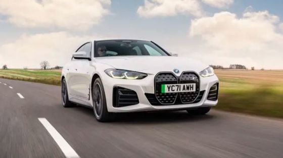 最新の全輪駆動 BMW i4 双電動モーター パワー&ハッチバックトランク