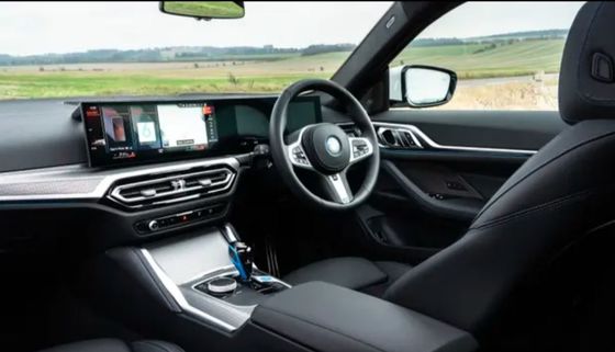 最新の全輪駆動 BMW i4 双電動モーター パワー&ハッチバックトランク