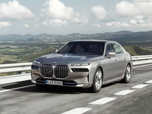 新しいエネルギー車両 BMW i7 2023 xDrive60L 高級 スポーツカー シート 成人の電気自動車
