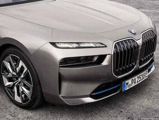新しいエネルギー車両 BMW i7 2023 xDrive60L 高級 スポーツカー シート 成人の電気自動車