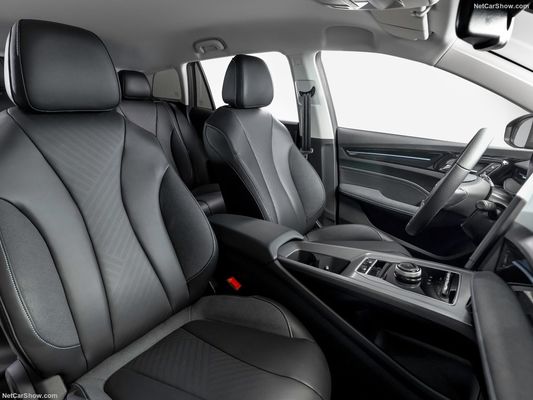 MG5EVの電気自動車で 344kmの走行距離と超充電能力