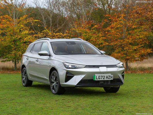 MG5EVの電気自動車で 344kmの走行距離と超充電能力