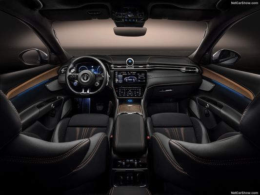 マセラティ グランツーリズモ フォールゴアで 450の範囲と最大速度 325km/hの純粋な電気自動車