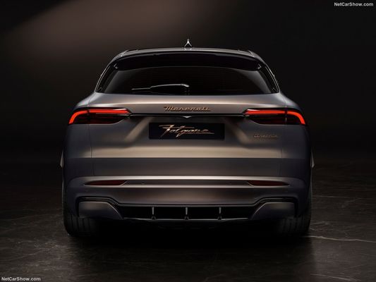 マセラティ グランツーリズモ フォールゴアで 450の範囲と最大速度 325km/hの純粋な電気自動車