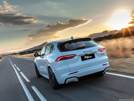 マセラティ グランツーリズモ フォールゴアで 450の範囲と最大速度 325km/hの純粋な電気自動車