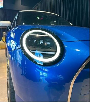 2024年に登場する 最新の純電動ミニクーパー ハッチ 4ドア/5シート