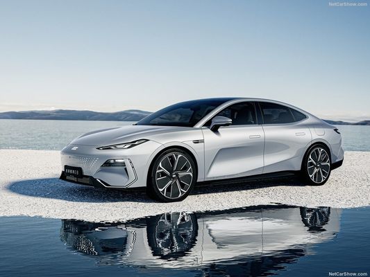 ジーリー ギャラクシー E8 Ev 電動車 2024 550Kw マックス 新エネルギー 自動車 セダン 1 モーター 190km/H マックススピード