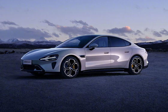 全新Xiaomi SU7 セダン 475kW または 664bhp パワー 165mph 新しいエネルギー車両