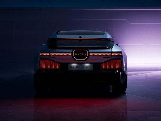 2023年 純電気セダン ヒフィ Z 4WD 電動車 走行距離705km