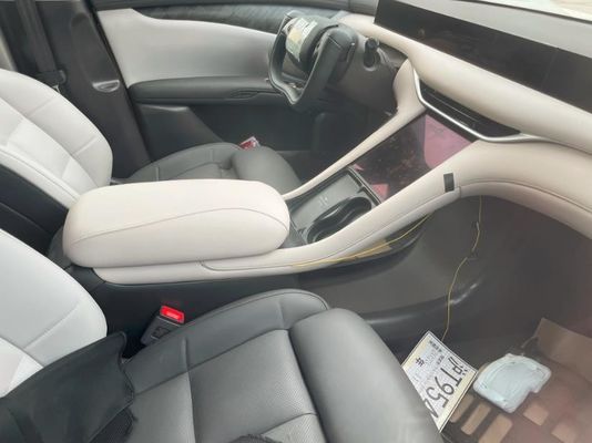 プレセール Zhiji L6 純電動 4ドアセダン モーター パワー 216kw 半スペック ステールホイール 新エネルギー車