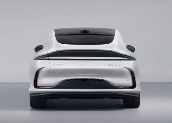 プレセール Zhiji L6 純電動 4ドアセダン モーター パワー 216kw 半スペック ステールホイール 新エネルギー車