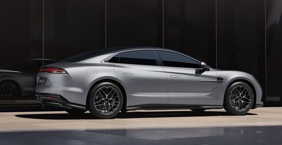 2024年 新型電動車 BYD ヤンワングU7 セダン 風力抵抗 Cd 0.195 240Kw モーターパワー