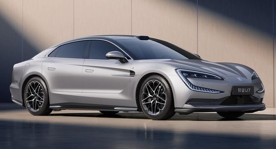 2024年 新型電動車 BYD ヤンワングU7 セダン 風力抵抗 Cd 0.195 240Kw モーターパワー