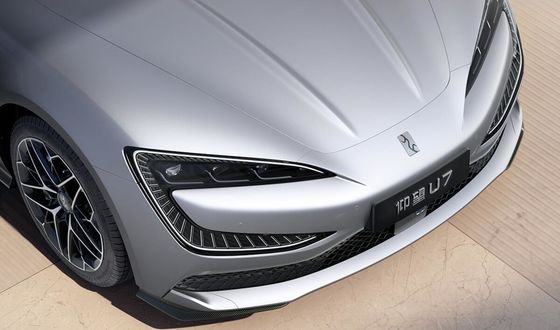 2024年 新型電動車 BYD ヤンワングU7 セダン 風力抵抗 Cd 0.195 240Kw モーターパワー