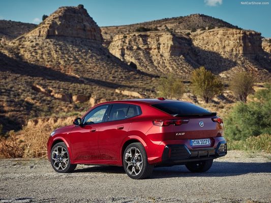 ホットセール ロングレンジ電動車 2024 BMW IX2 449Km 高速オート 新エネルギー車