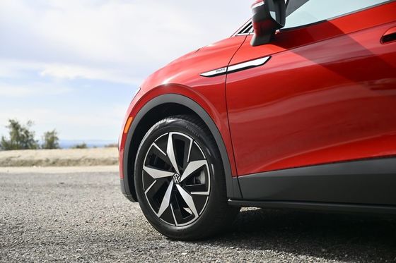 201Pの馬力 RWD 240マイルまで EPAの範囲 2024 フォルクスワーゲン ID4 純粋な電気自動車