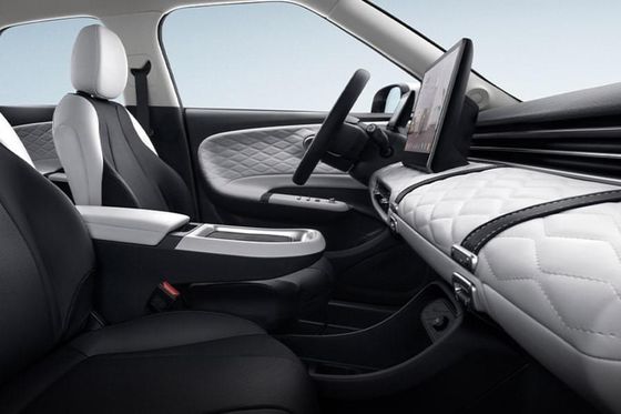 最新の純電動車 ドンフェンナミ 01 ハッチバック電動車 素晴らしい走行距離 固体バッテリー