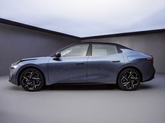 LYNK&CO 07 EM-P プラグインハイブリッド電気自動車 セダン EV