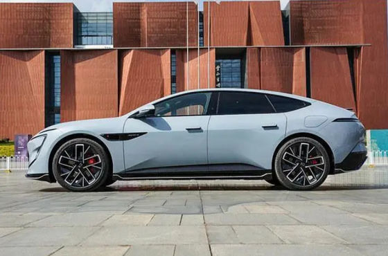 純電気自動車 AVATR 12 電動車 700km