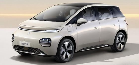 バオジャン・ユンドゥー (EQ100) 460 Pro 460kmの走行距離を持つ最もスマートな電気MPV