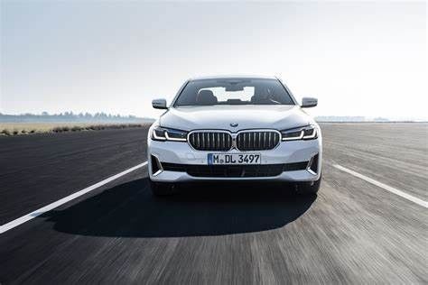 BMW 535Le ステプトロニック 292hp 2023 8速